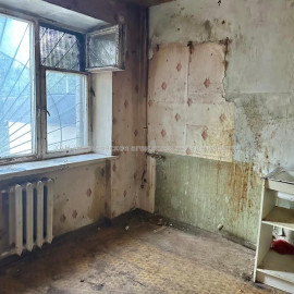 Продам квартиру, Зерновая ул. , 2  ком., 40.10 м², без ремонта