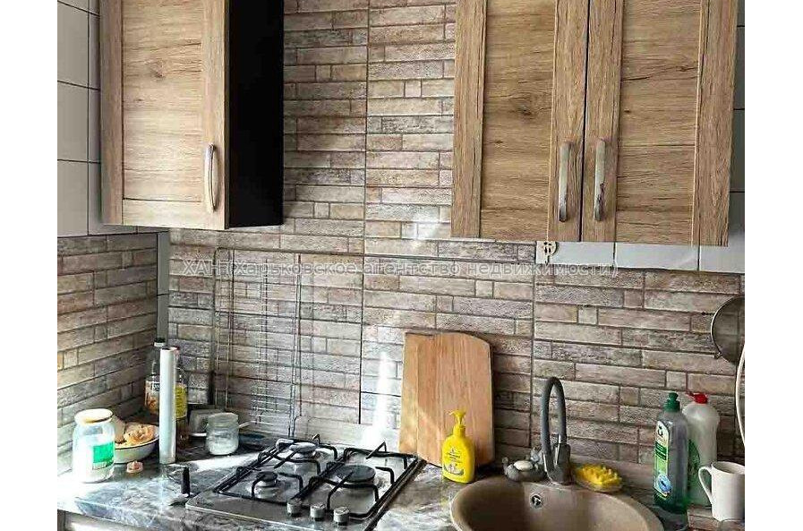 Продам квартиру, Героев Харькова просп. , 1  ком., 32 м², капитальный ремонт 