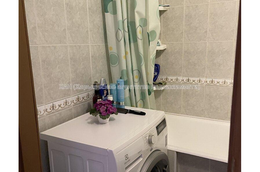 Продам квартиру, Профессора Атамановского ул. , 3 кім., 72 м², капитальный ремонт 