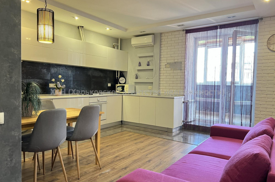 Продам квартиру, Соборности Украины ул. , 228А , 3  ком., 60 м², капитальный ремонт 