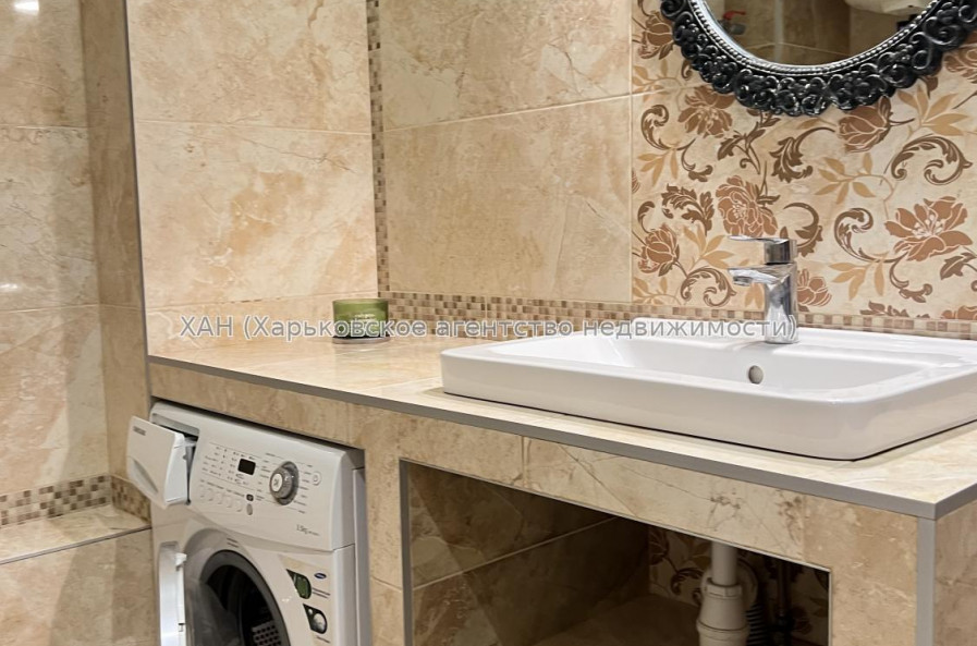 Продам квартиру, Соборности Украины ул. , 228А , 2 кім., 60 м², капитальный ремонт 