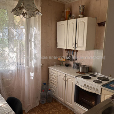 Продам квартиру, Людвига Свободы просп. , 3 кім., 71 м², советский ремонт 