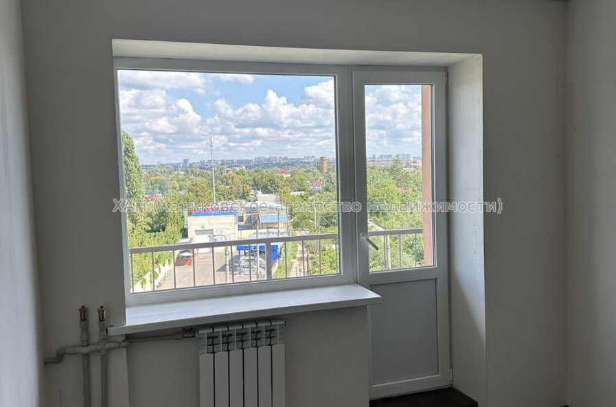 Продам квартиру, Ново-Баварский просп. , 3 кім., 59 м², косметический ремонт 