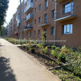 Продам квартиру, Ново-Баварский просп. , 3 кім., 59 м², косметический ремонт