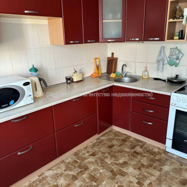 Продам квартиру, Глобинская ул. , 3 кім., 77.80 м², косметический ремонт 
