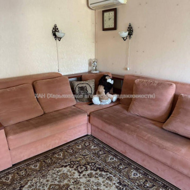 Продам квартиру, Глобинская ул. , 3 кім., 77.80 м², косметический ремонт 