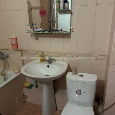 Продам квартиру, Глобинская ул. , 3 кім., 77.80 м², косметический ремонт 