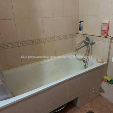 Продам квартиру, Глобинская ул. , 3 кім., 77.80 м², косметический ремонт 