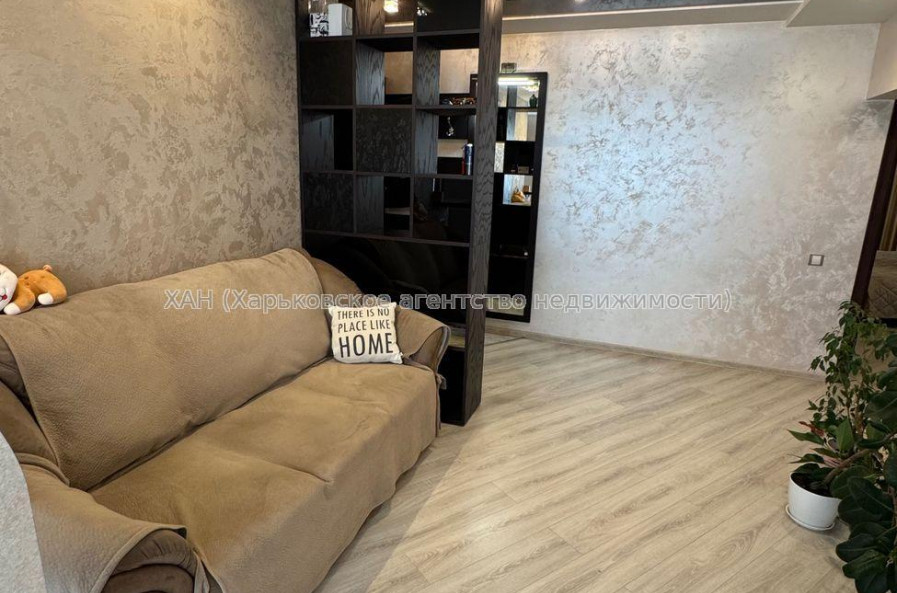 Продам квартиру, Амосова ул. , 3  ком., 68 м², авторский дизайн 