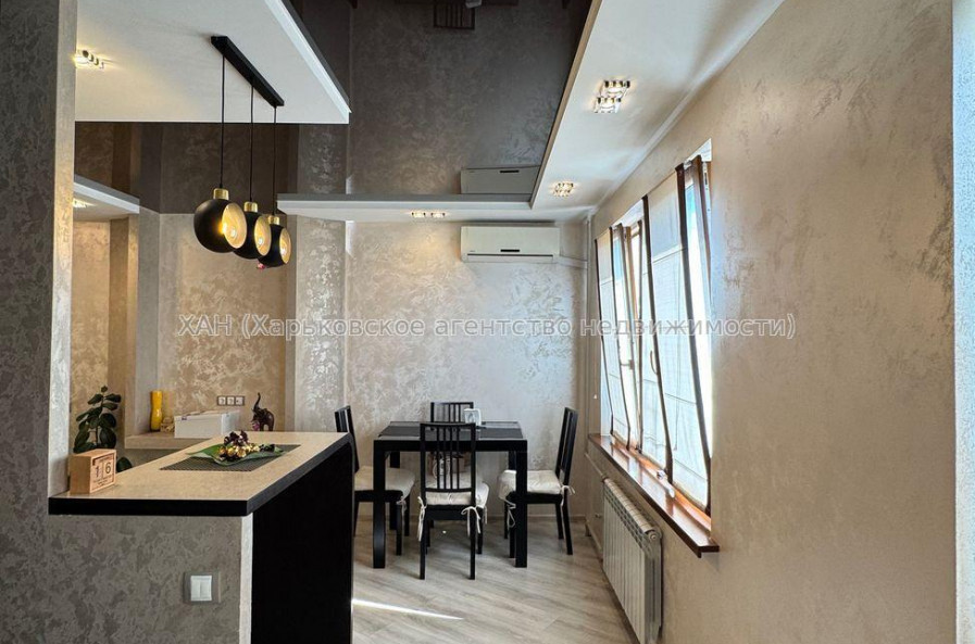 Продам квартиру, Амосова ул. , 3  ком., 68 м², авторский дизайн 