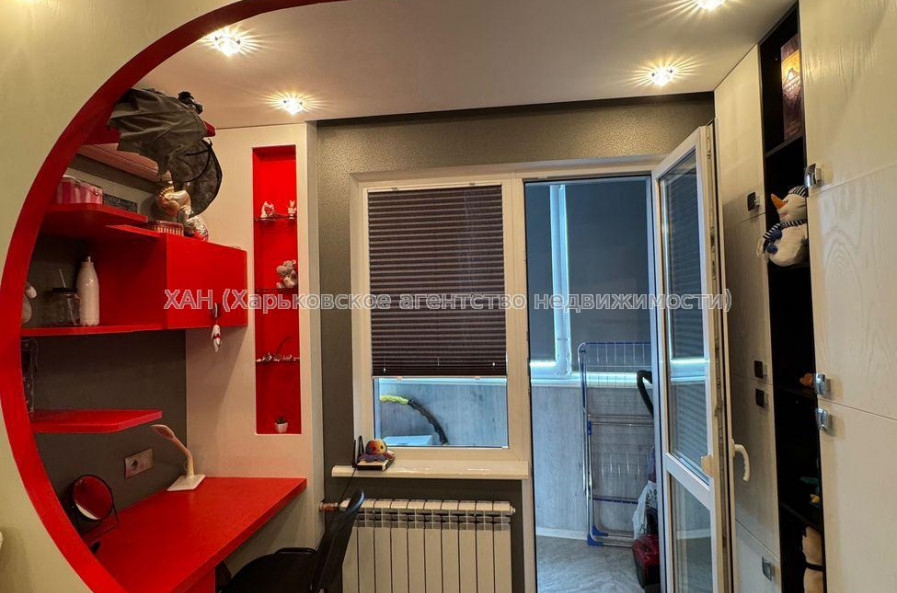 Продам квартиру, Амосова ул. , 3  ком., 68 м², авторский дизайн 