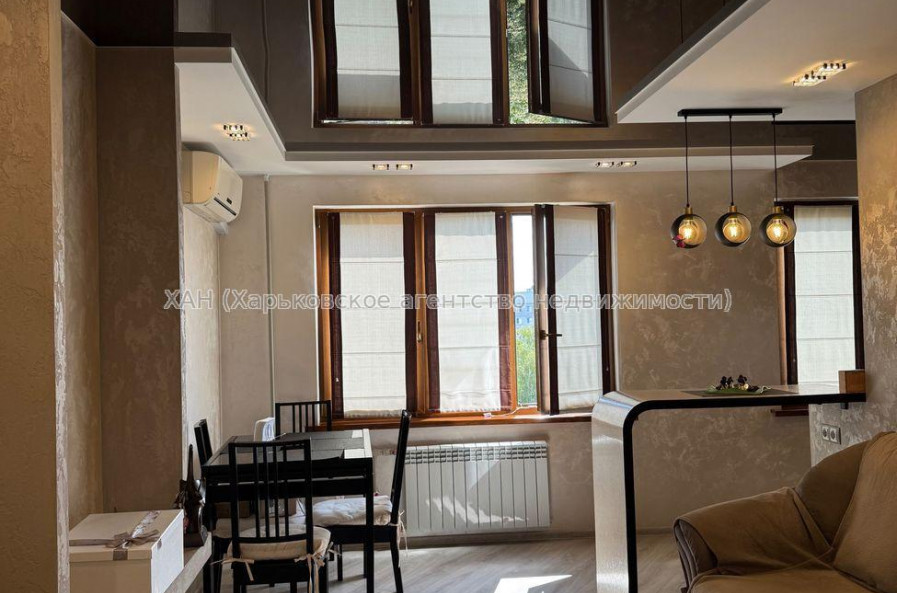 Продам квартиру, Амосова ул. , 3  ком., 68 м², авторский дизайн 