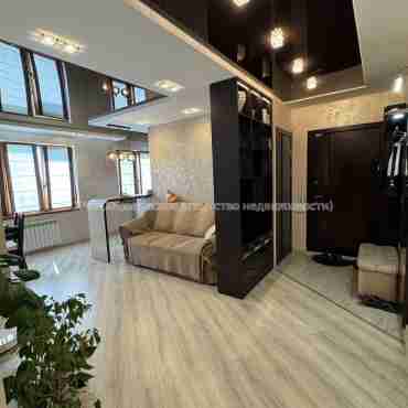Продам квартиру, Амосова ул. , 3  ком., 68 м², авторский дизайн 