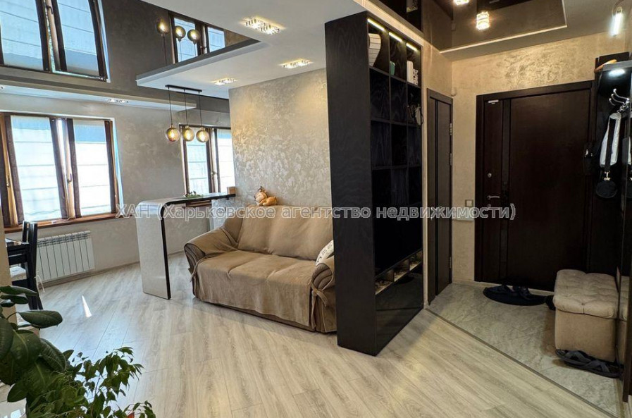 Продам квартиру, Амосова ул. , 3  ком., 68 м², авторский дизайн 