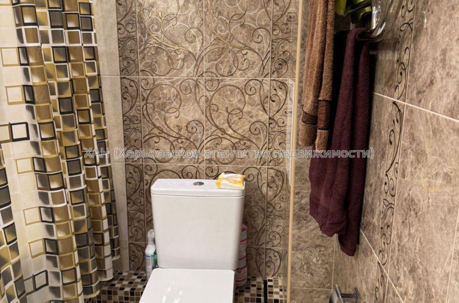 Продам квартиру, Амосова ул. , 3  ком., 68 м², авторский дизайн 