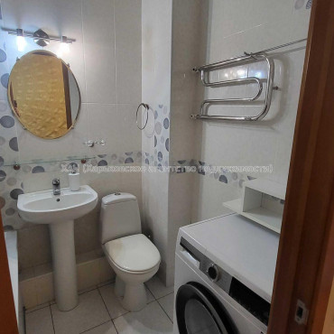 Продам квартиру, Тракторостроителей просп. , 2 кім., 48 м², евроремонт 