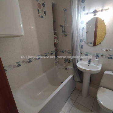 Продам квартиру, Тракторостроителей просп. , 2 кім., 48 м², евроремонт 