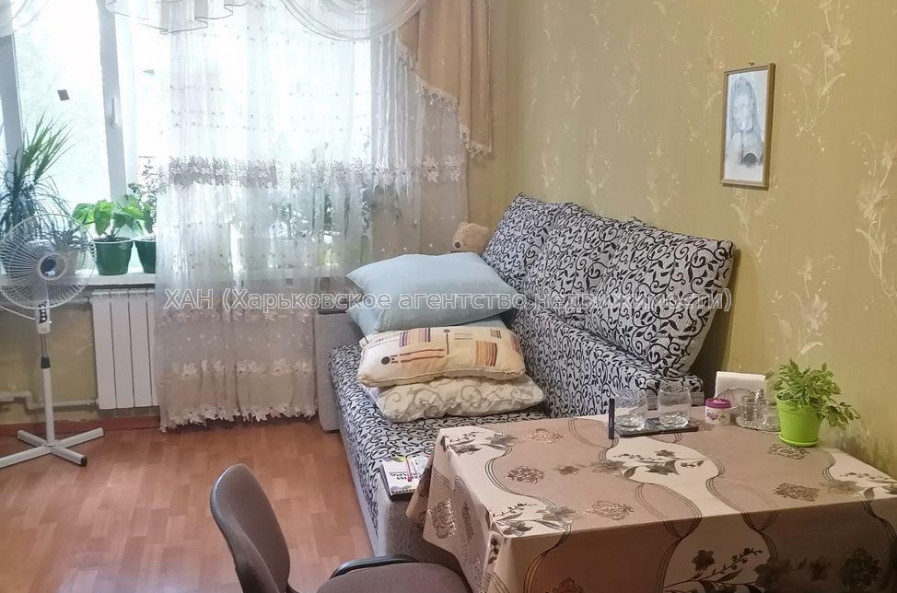 Продам квартиру, Резниковский пер. , 1 кім., 27.20 м², косметический ремонт 