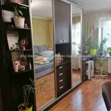 Продам квартиру, Резниковский пер. , 1 кім., 27.20 м², косметический ремонт 