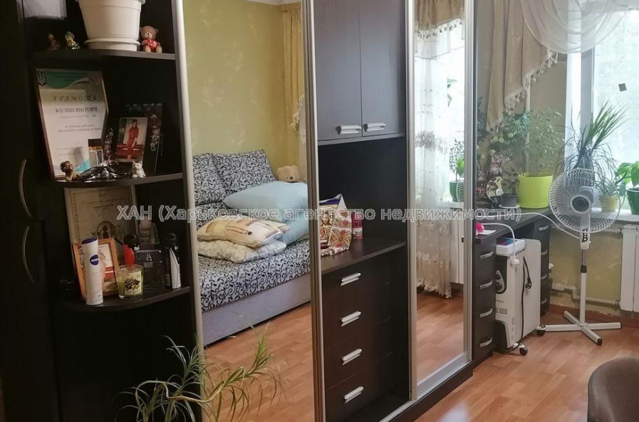 Продам квартиру, Резниковский пер. , 1 кім., 27.20 м², косметический ремонт 