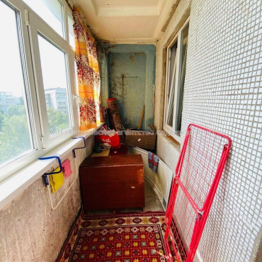 Продам квартиру, 92-й бригады ул. , 1  ком., 35.60 м², советский ремонт 