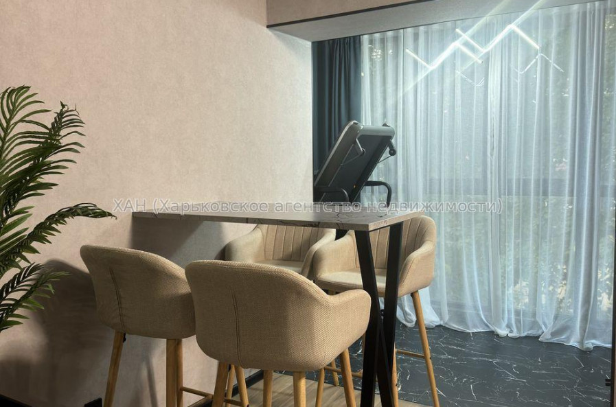 Продам квартиру, 23 Августа ул. , 3  ком., 65 м², евроремонт 