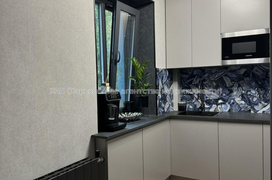 Продам квартиру, 23 Августа ул. , 3  ком., 65 м², евроремонт 