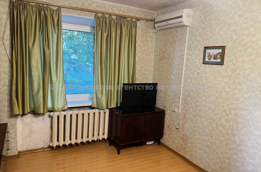 Продам квартиру, Архитектора Алёшина просп. , 22 , 3 кім., 56 м², косметический ремонт 