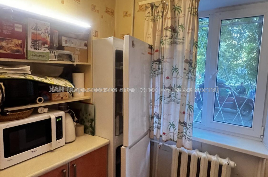 Продам квартиру, Архитектора Алёшина просп. , 22 , 3 кім., 56 м², косметический ремонт 