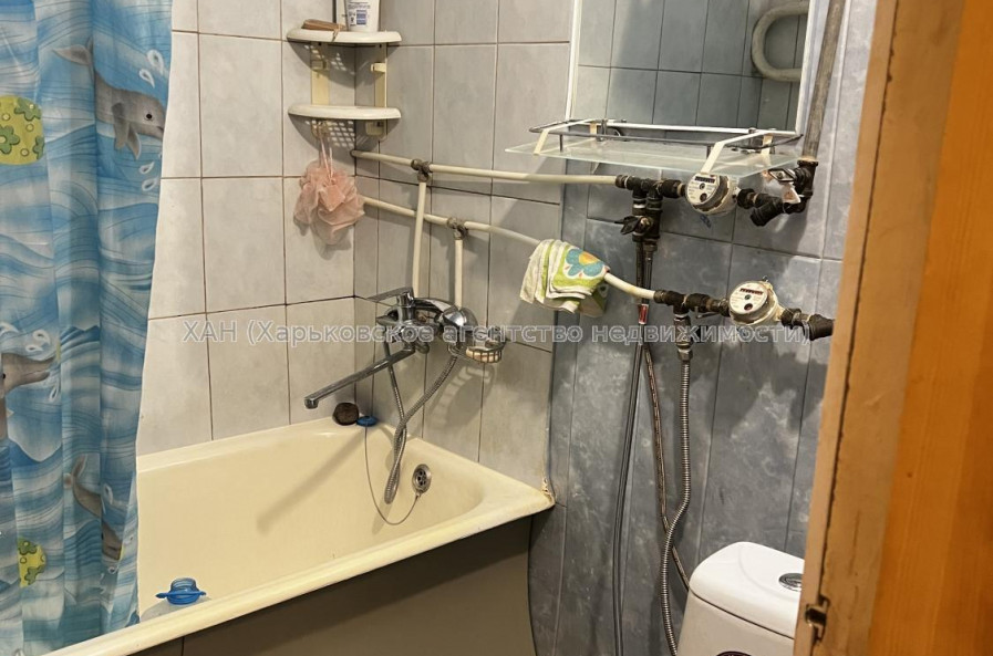 Продам квартиру, Архитектора Алёшина просп. , 22 , 3 кім., 56 м², косметический ремонт 