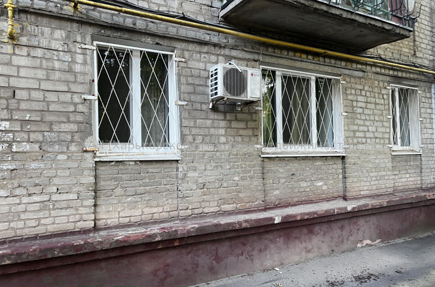Продам квартиру, Архитектора Алёшина просп. , 22 , 3 кім., 56 м², косметический ремонт 
