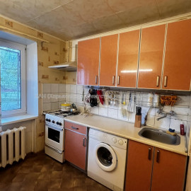 Продам квартиру, Архитектора Алёшина просп. , 22 , 3 кім., 56 м², косметический ремонт