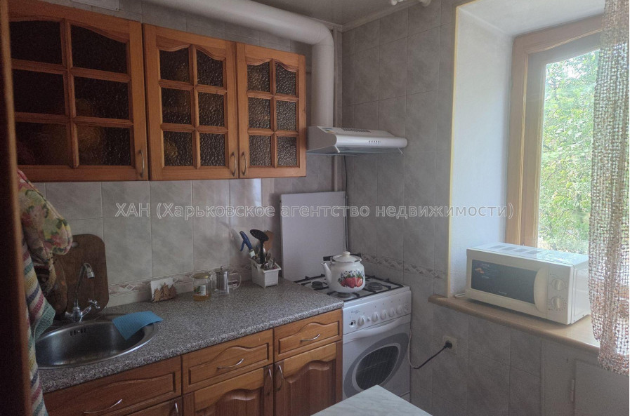 Продам квартиру, 23 Августа ул. , 1 кім., 33 м², косметический ремонт 