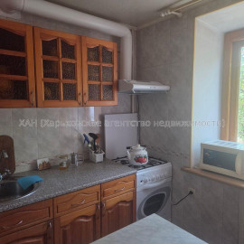 Продам квартиру, 23 Августа ул. , 1 кім., 33 м², косметический ремонт