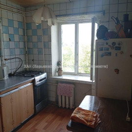 Продам квартиру, Науки просп. , 2 кім., 43 м², советский ремонт