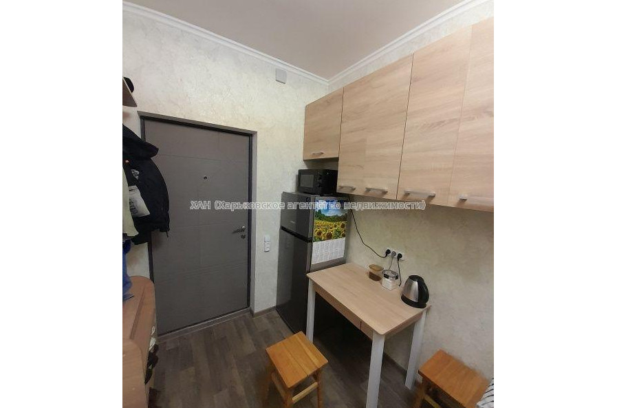Продам квартиру, Черноморская ул. , 1  ком., 12 м², косметический ремонт 