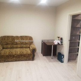 Продам квартиру, Барабашова академика ул. , 1 кім., 35 м², капитальный ремонт