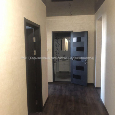 Продам квартиру, Роганская ул. , 2  ком., 65 м², евроремонт 