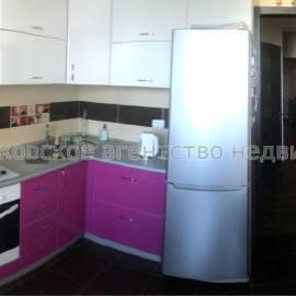 Продам квартиру, Роганская ул. , 2  ком., 65 м², евроремонт