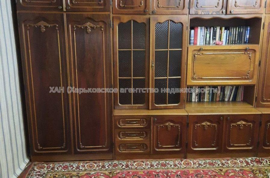 Продам квартиру, Юрия Паращука ул. , 3  ком., 60 м², косметический ремонт 