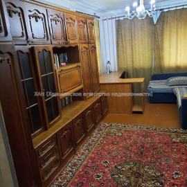 Продам квартиру, Юрия Паращука ул. , 3 кім., 60 м², косметический ремонт