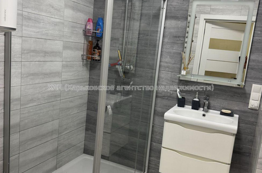 Продам квартиру, Ньютона ул. , 1 кім., 45 м², евроремонт 