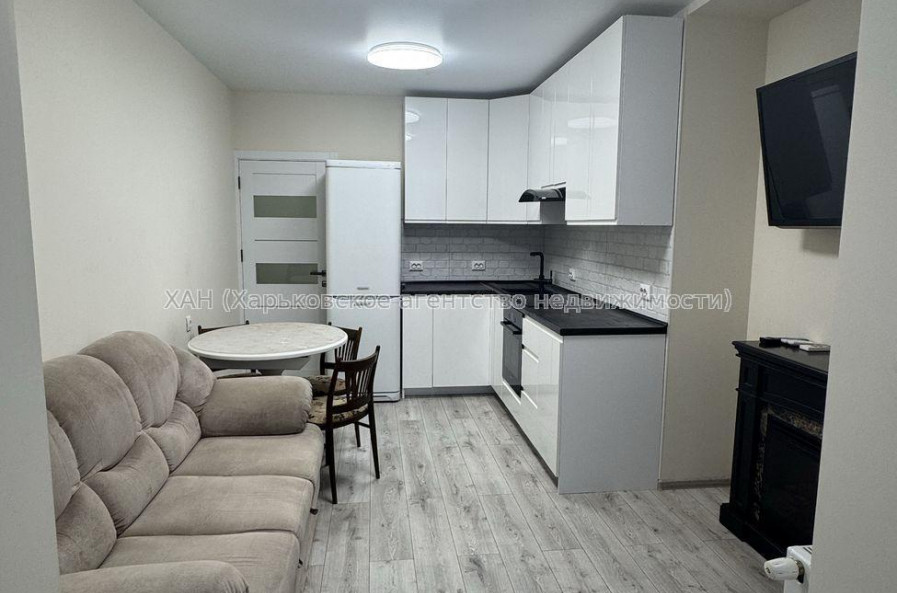 Продам квартиру, Ньютона ул. , 1 кім., 45 м², евроремонт 