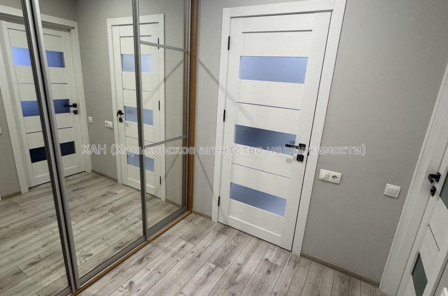 Продам квартиру, Ньютона ул. , 1 кім., 45 м², евроремонт 