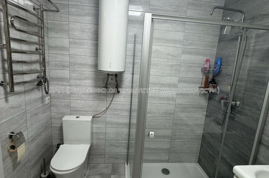 Продам квартиру, Ньютона ул. , 1 кім., 45 м², евроремонт 