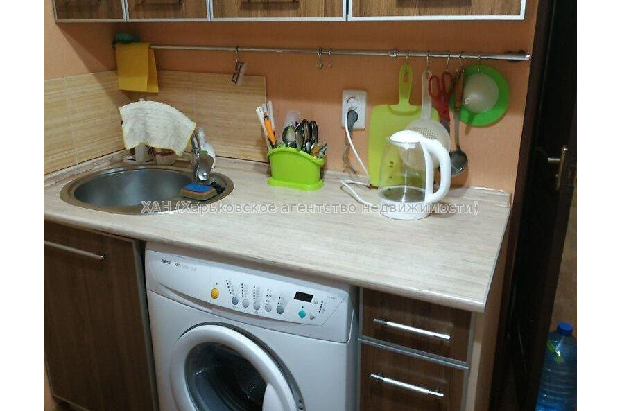 Продам квартиру, Каденюка ул. , 3 кім., 51.70 м², косметический ремонт 