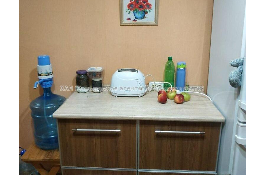 Продам квартиру, Каденюка ул. , 3 кім., 51.70 м², косметический ремонт 