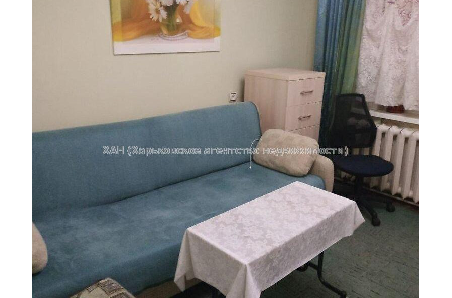 Продам квартиру, Каденюка ул. , 3 кім., 51.70 м², косметический ремонт 