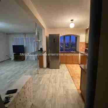 Продам квартиру, Алексеевская ул. , 4  ком., 85 м², капитальный ремонт 