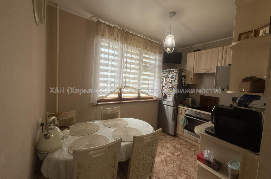 Продам квартиру, Зубарева Александра ул. , 4  ком., 83.70 м², евроремонт 